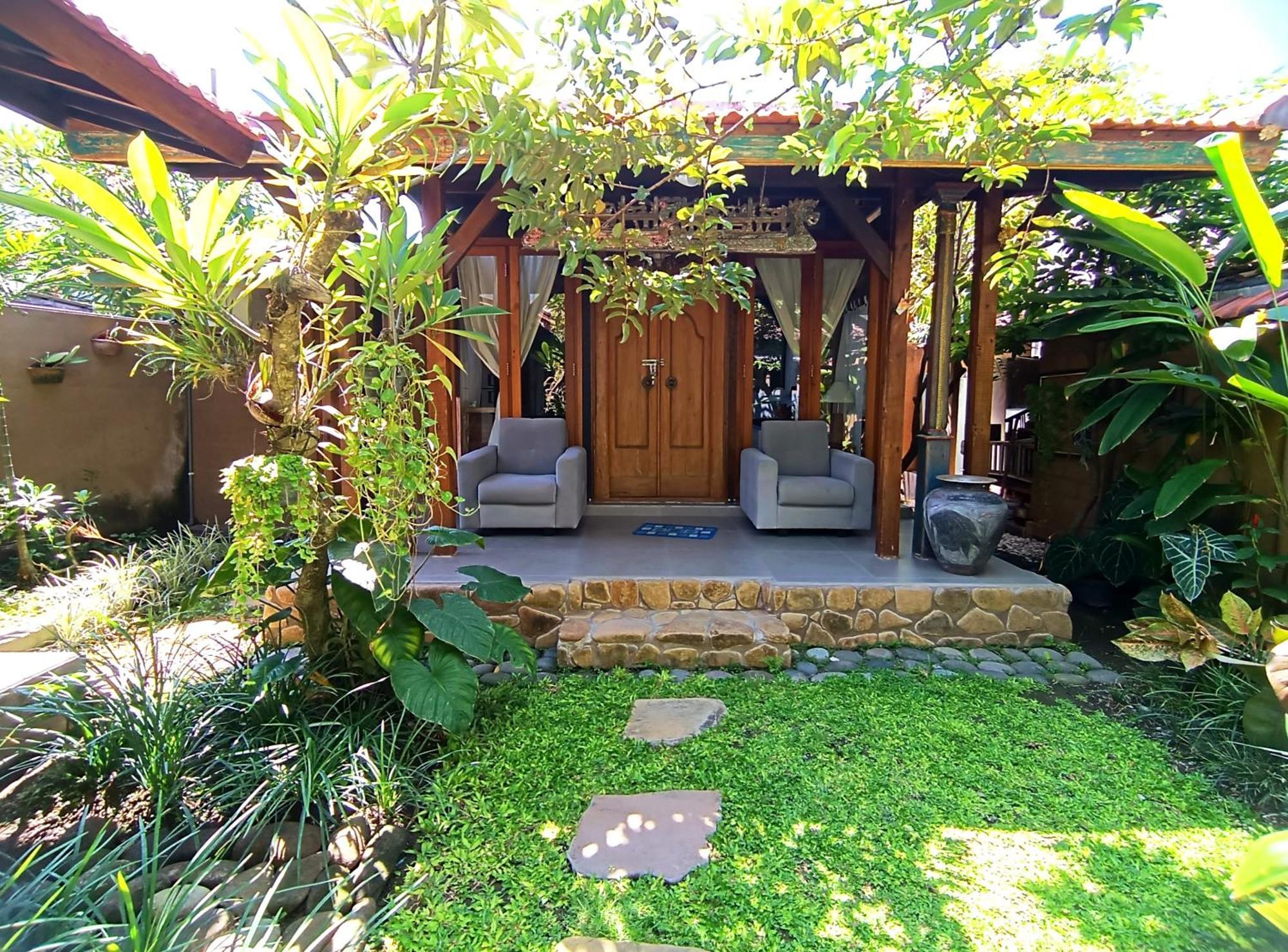 Katang - Katang Guest House Denpasar  Exterior photo